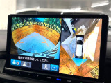 【マルチビューカメラシステム】専用のカメラにより、上から見下ろしたような視点で360度クルマの周囲を確認することができます☆死角部分も確認しやすく、狭い場所での切り返しや駐車もスムーズに行えます。