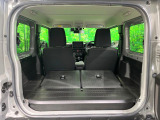積み下ろしのしやすいデッキにはたっぷりと荷物を積み込んでいただけます。遊びから仕事まで、様々なシーンで頼れます♪