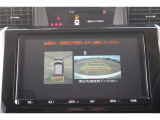 パノラミックビューモニター付きです。車両を上から見たような映像をディスプレイオーディオ画面に表示。運転席からの目視だけでは見にくい、車両周辺の状況をリアルタイムでしっかり確認できます。