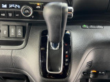 シフトレバーは扱いやすい位置に配置されてます。安全運転でお出掛けください。