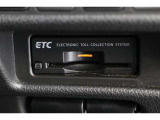 ■ETC■ 今や必需品のETC付き!高速道路料金所で小銭の出し入れをする必要もなくスムーズに通過できます。ETC搭載車しか通過できないスマートICも利用可能で、高速道路利用の幅が広がりますよ!