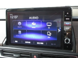 ナビゲーションは純正10インチメモリーナビ(VXU-217DYi)を装着しております。AM、FM、CD、DVD再生、Bluetooth、音楽録音再生、フルセグTVがご使用いただけます。