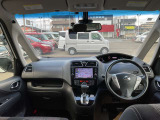 【日産中古車ワイド保証 1年/走行無制限】付帯いたします。 駆動系・電装系パーツなど全パーツ(消耗品・油脂類を除く)に適応されます。☆全国2,300以上の日産サービス工場がサポートいたします。