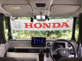 フロントガラスが大きく、ワイドな視界で運転もしやすくなるように、設計されています。