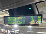 【デジタルインナーミラー】後席の大きな荷物や同乗者で後方が確認しづらい時でも安心!カメラが撮影した車両後方の映像をルームミラー内に表示。クリアな視界で状況の確認が可能です!
