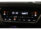 オートエアコン装備♪室内温度を設定すれば自動的に風量の調整をしてくれます♪車内をいつでも快適に保てます♪シートヒーターも装備!