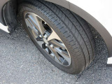 お車のお洒落も足元から!アルミホイール装備でバッチリ!