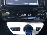 操作しやすいオートエアコン。車内をいつも快適に保つ事が出来ます。
