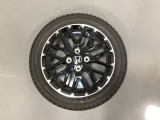 当社にてデモ走行時に装着していたワンシーズン使用の中古スタットレスタイヤ+ホイール4本セットを用意致しました。(2025年製、タイヤ+ホイールは現状渡し、保証対象外です)