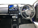 運転席は見やすく整理され、ナビも美しく装着され操作性にも優れています!