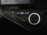 車内を快適に、オートエアコンを装備しています。