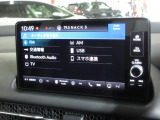 ナビゲーションはホンダコネクトディスプレイを装着しております。AM、FM、Bluetooth、フルセグTVがご使用いただけます。初めて訪れた場所でも道に迷わず安心ですね!