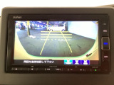 バックモニター付きで、車庫入れやバック時の後方確認をサポート。