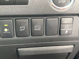 【電動格納ミラー】サイドミラーは電動格納式となっており、狭い駐車場でもキズがつくリスクを抑えられます。