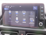 ホンダ純正9インチナビです。大きな画面でとても見やすいですよ♪