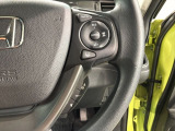 クルーズコントロールを装備しています。高速道路などで一定の速度で走ってくれるので運転が楽ですよ!速度を設定できますので、スピードの出しすぎにも注意できます。