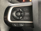 運転中、オーディオの操作をしてて、ハッとしたことはありませんか?ステアリングスイッチは、運転中でもハンドルでオーディオの操作が可能です。安全なドライブをサポートします。