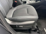 【運転席・助手席パワーシート】お好みの角度に座席の微調整も出来ます。
