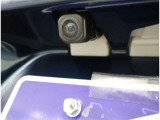 バックカメラが付いているので後方確認が非常にしやすいです。今や運転初心者も熟練者も必須装備!ついていて損はないですね♪