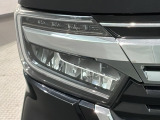 LEDヘッドライトは、点灯の瞬間から最大光量を発揮し、突然暗くなるトンネルなどでの安定感を高めます。