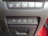 【2Wayドライビングポジションメモリー機能】お二人のシートパターンを記憶することができますので、運転時はボタン一つでシート調節できますね。