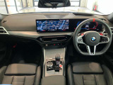 BMWの操作パネルは使いやすさを追求し日常生活で必要なボタン&スイッチを使えるようにした構造となっております。購入時から沢山触って体感してください。