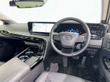 運転席まわりです。 各操作スイッチは使いやすい位置に配置されてます。