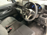 運転席まわりは、使用感も少なく良好な状態です。