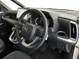 見通しのよいすっきりとした視界で、誰でも運転しやすいです。運転のしやすさは疲れにくさにも繋がりますよ♪