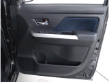 運転席からすべての窓の開け閉めが可能!!快適な運転ができます!