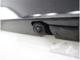 バックカメラが付いているので後方確認が非常にしやすいです。今や運転初心者も熟練者も必須装備!ついていて損はないですね♪