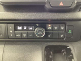 運転席・助手席にシートヒーターが装備されています。エンジンをかけて数分でシートが暖かくなるので冬のドライブがとっても快適です