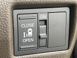【パワースライドドア】スマートキーや運転席のスイッチでスライドドアの開閉が可能♪電動だから力を入れてドアを開ける必要が無く、小さいお子様でも、重い荷物を持っている時もラクに開け閉めできます♪