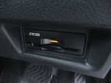 『ETC2.0』を装着しています♪♪ 有料道路での料金所の手間を省いて運転に集中できます♪♪ 車から離れる時はカードの抜き取りをお忘れなく♪♪