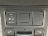 左側電動スライドドアです。