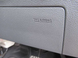 ニーエアバック(ひざ下)は運転席正面下からの衝撃を軽減します♪♪