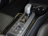 電動パーキングブレーキ・ブレーキホールドを装備してます。ホールド機能は信号待ちが多い一般道で疲労軽減になり、大好評です!