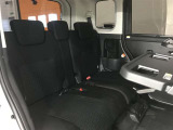 ゆとりある広々とした車内空間は、ドライブを始め買い物やレジャーなど、幅広く活躍します。一人でもみんなとでもお出かけを楽しみましょう!