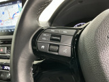 ステアリングにオーディオ操作スイッチが付いています。オーディオ画面に直接タッチしなくても操作が出来ますので、運転に集中できます。