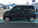 納車前にはプロのメカニックが点検、整備を行いますので安心してお乗り頂けます。