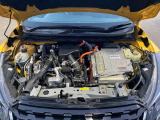 1.2Lの発電用エンジンとモータールームの画像です。