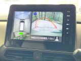 【全方位モニター】専用のカメラにより、上から見下ろしたような視点で360度クルマの周囲を確認することができます☆縦列駐車や幅寄せ時に活躍してくれます♪