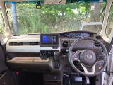 フロントガラスが大きく、ワイドな視界で運転もしやすくなるように、設計されています。
