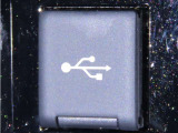 USB端子を装備しております。