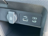 便利な充電用USBジャックも付いています☆周辺機器の充電にご利用頂けます☆
