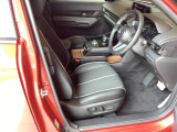 運転席パワーシートはスイッチがシート形状になっているので操作しやすいですね