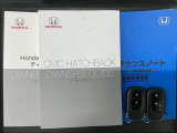 スマートキーは鍵をバッグに入れたままでもドアロックの開閉やエンジンのON・OFFができます。夜間や雨の日も鍵を探さなくて良いので便利です。