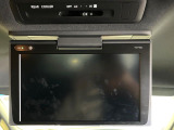 【フリップダウンモニター】大画面モニターで後席でもエンタメをお楽しみいただけます。小さなお子様にも大人気の装備です♪
