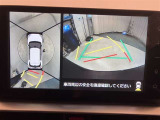 パノラミックビューモニターを装備。クルマを真上から見るように周囲を確認できます。機能の詳細はスタッフまでお問い合わせください。