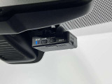 ドライブレコーダーの写真です。事故などの際、車両前方の映像を記録します